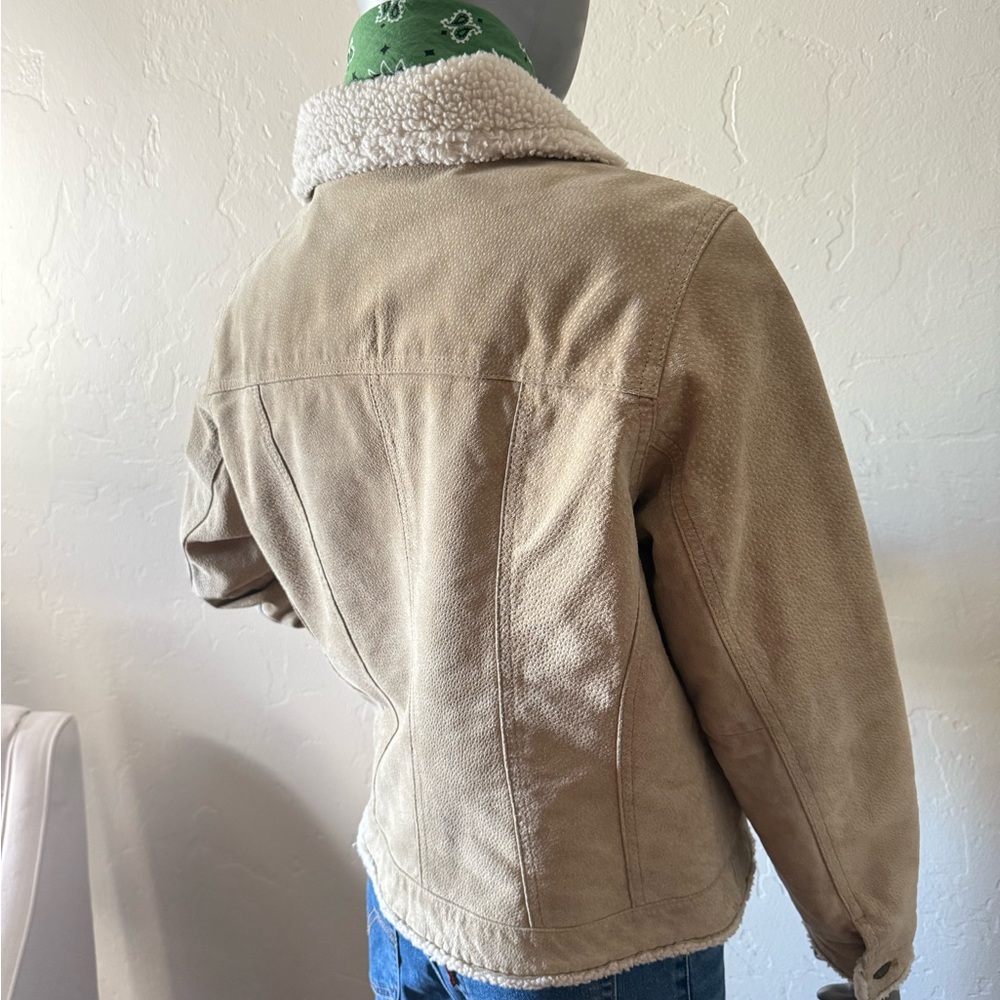 St. John’s Bay Tan Suede Leather Sherpa Cropped Western Women's Trucker Jacket - Picture 6 of 16